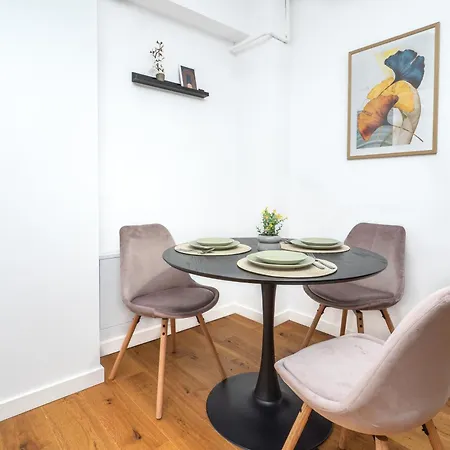 Retreat Unirii Mansion