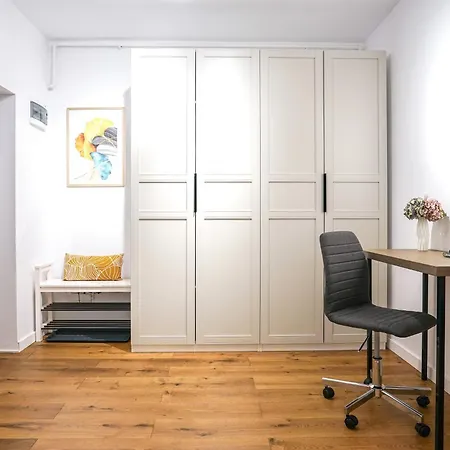 Retreat Unirii Mansion *