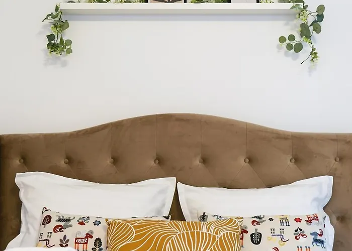 Retreat Unirii Mansion